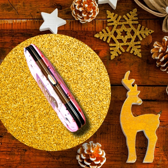 Dachshund Manicure Kit/Case - Picture 2 of 3